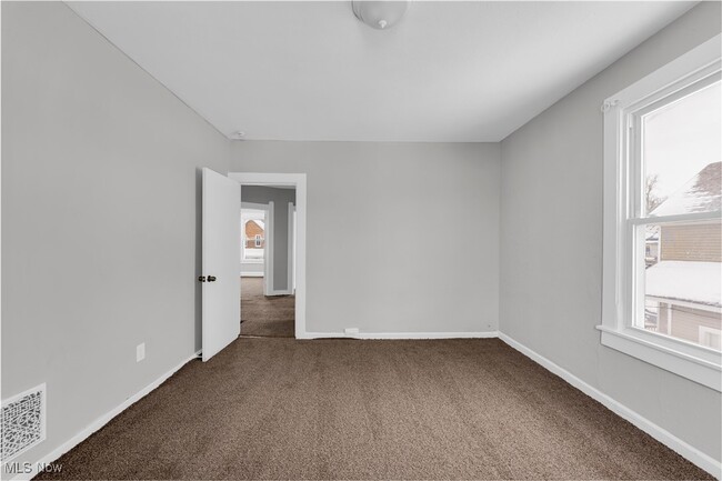 Building Photo - 3877 W 31st St