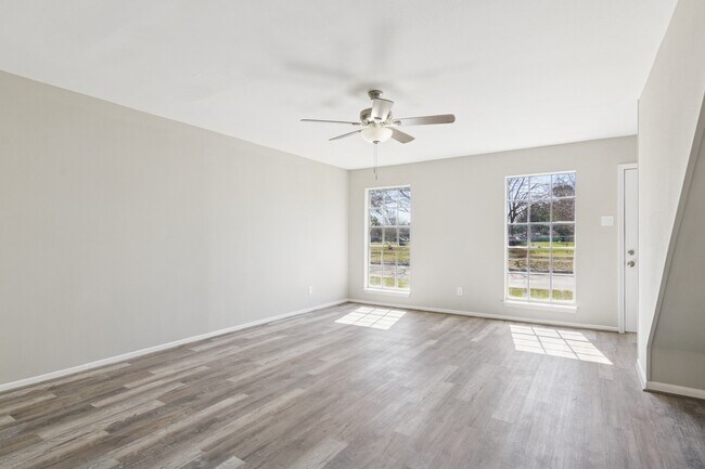 Building Photo - 9114 Kempwood Dr