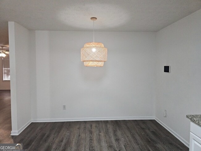 Building Photo - 633 Senoia Rd