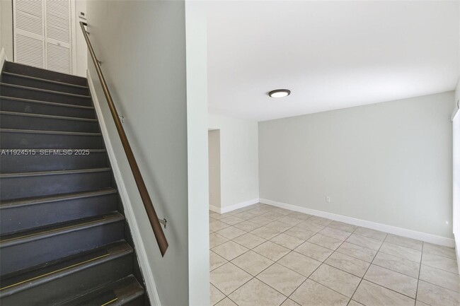 Building Photo - 1977 NW 5th Pl