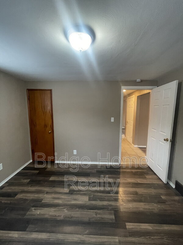 Building Photo - 149 Parkwood Rd