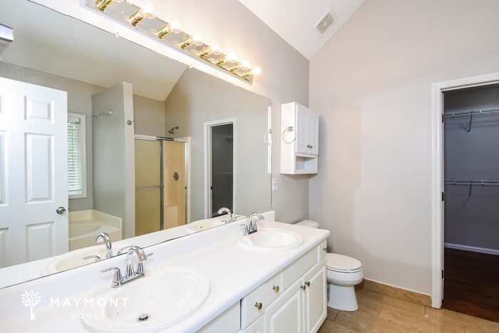 Building Photo - 5963 Seven Oaks Dr