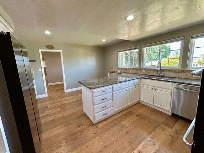 Building Photo - Modern Oasis with Pool and prime Almaden L...