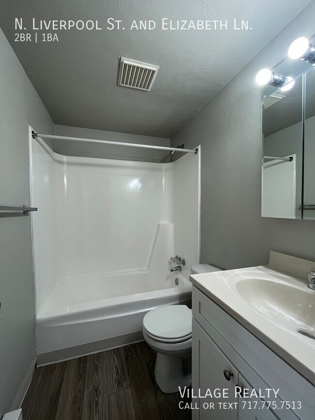 Building Photo - 65 N Liverpool St