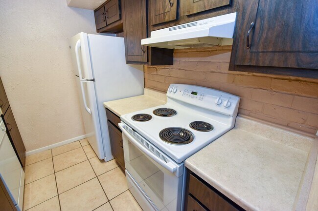 Building Photo - 1519 Barcelona Way Dr