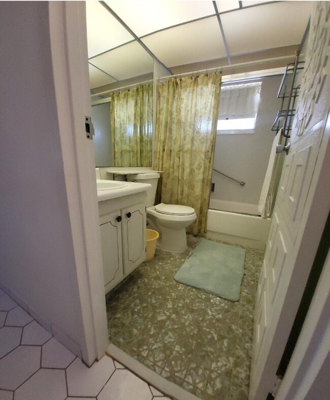 Building Photo - 141 Saxony Trail