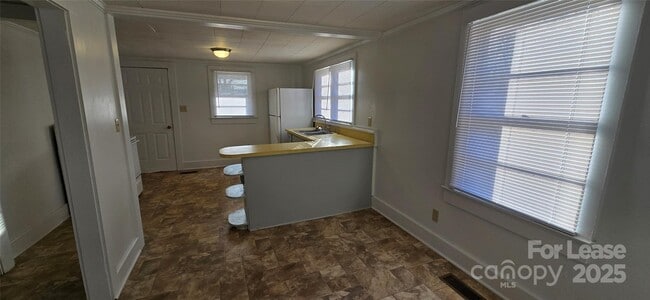 Building Photo - 1511 Fred Watson Pl