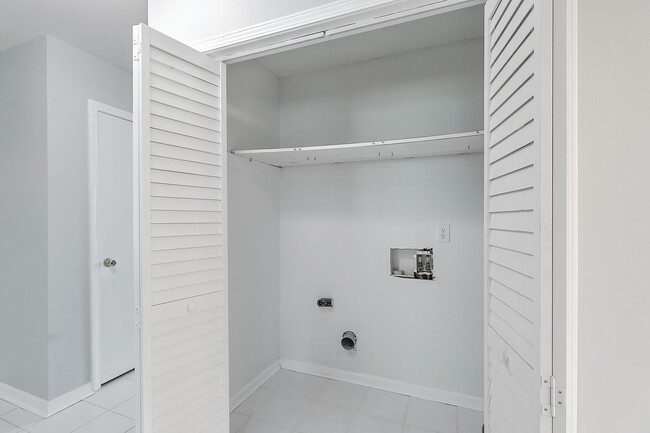 Building Photo - Gorgeous Family Home in Summerville!