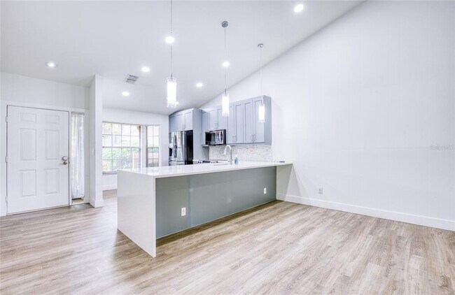 Building Photo - 2617 Bentley Dr