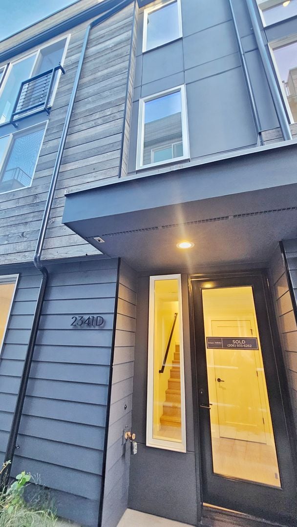 Building Photo - Brand New 2 Bed 2 Bath Townhome in North Beacon Hill, Seattle.