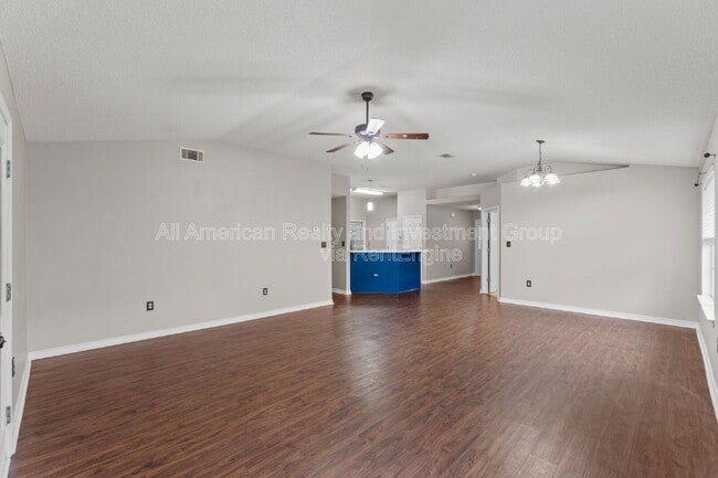 Building Photo - 917 Lajolla Ln