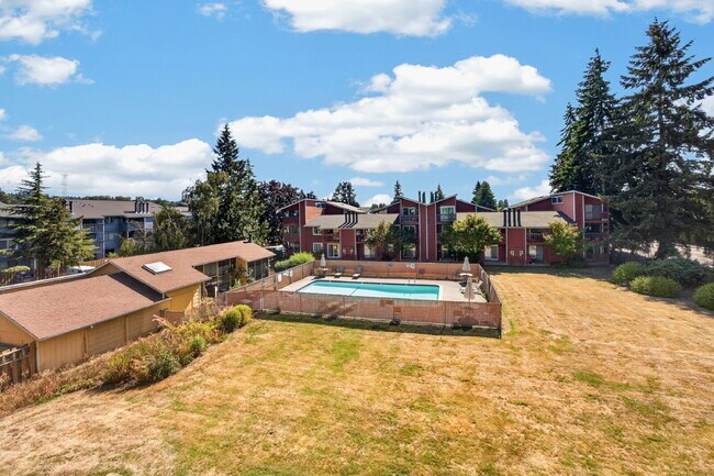 Building Photo - Your New Auburn Home Awaits — Bright 2BR Condo with Balcony & Pool Access