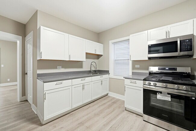 Building Photo - 1217 N Harding Ave