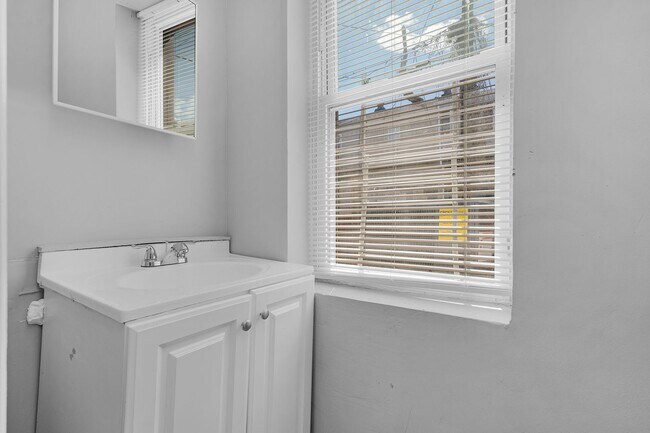 Building Photo - Two Bedroom Rental for Immediate Move In West Baltimore