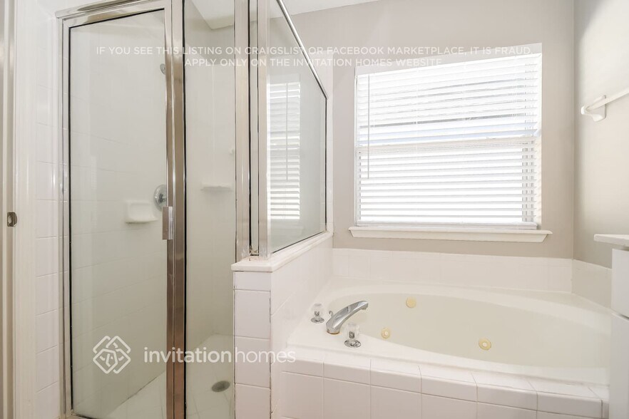 Building Photo - 12587 Brookchase Ln