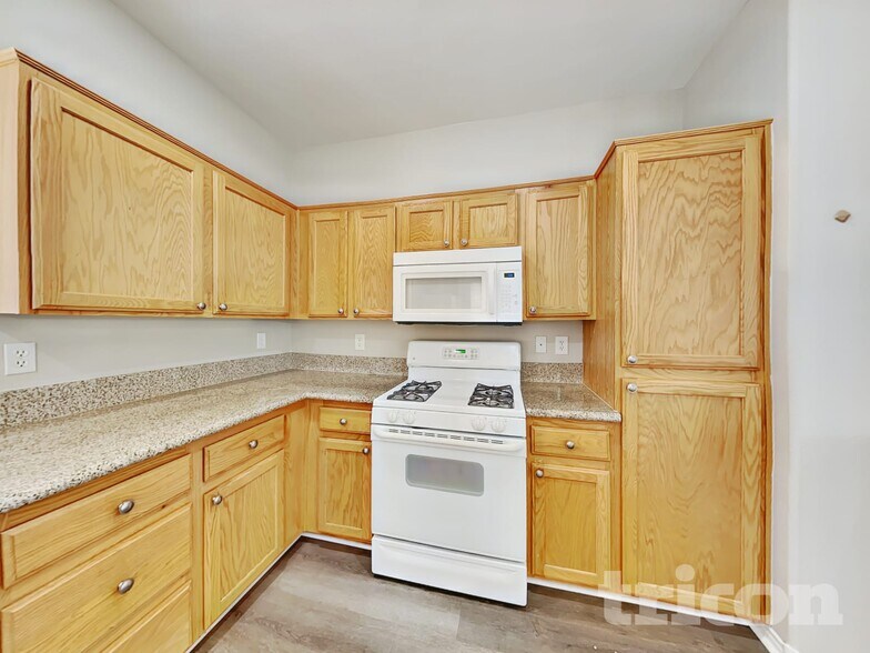 Building Photo - 9517 Summer Furnace St