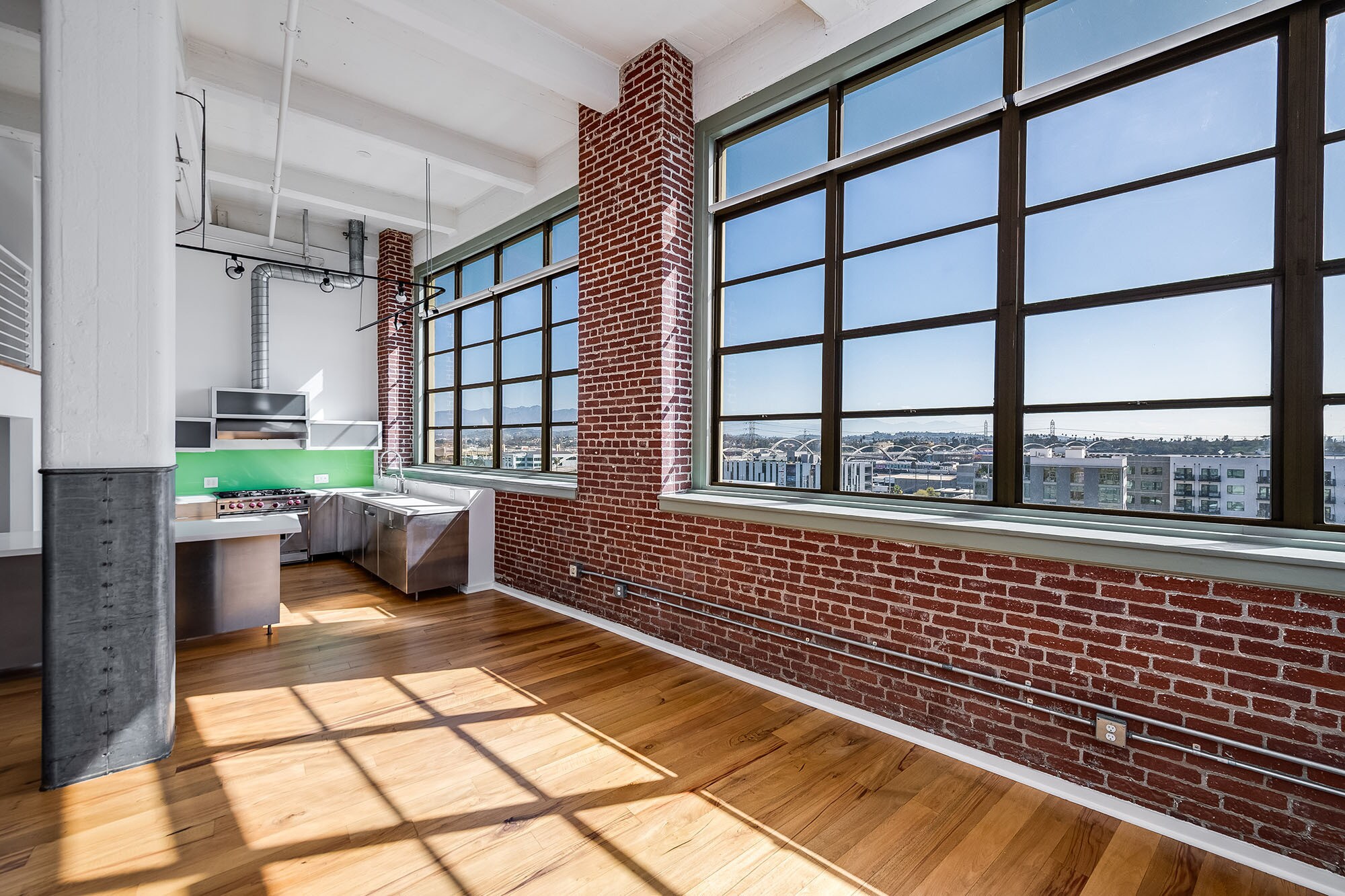 Building Photo - 1850 E Industrial St