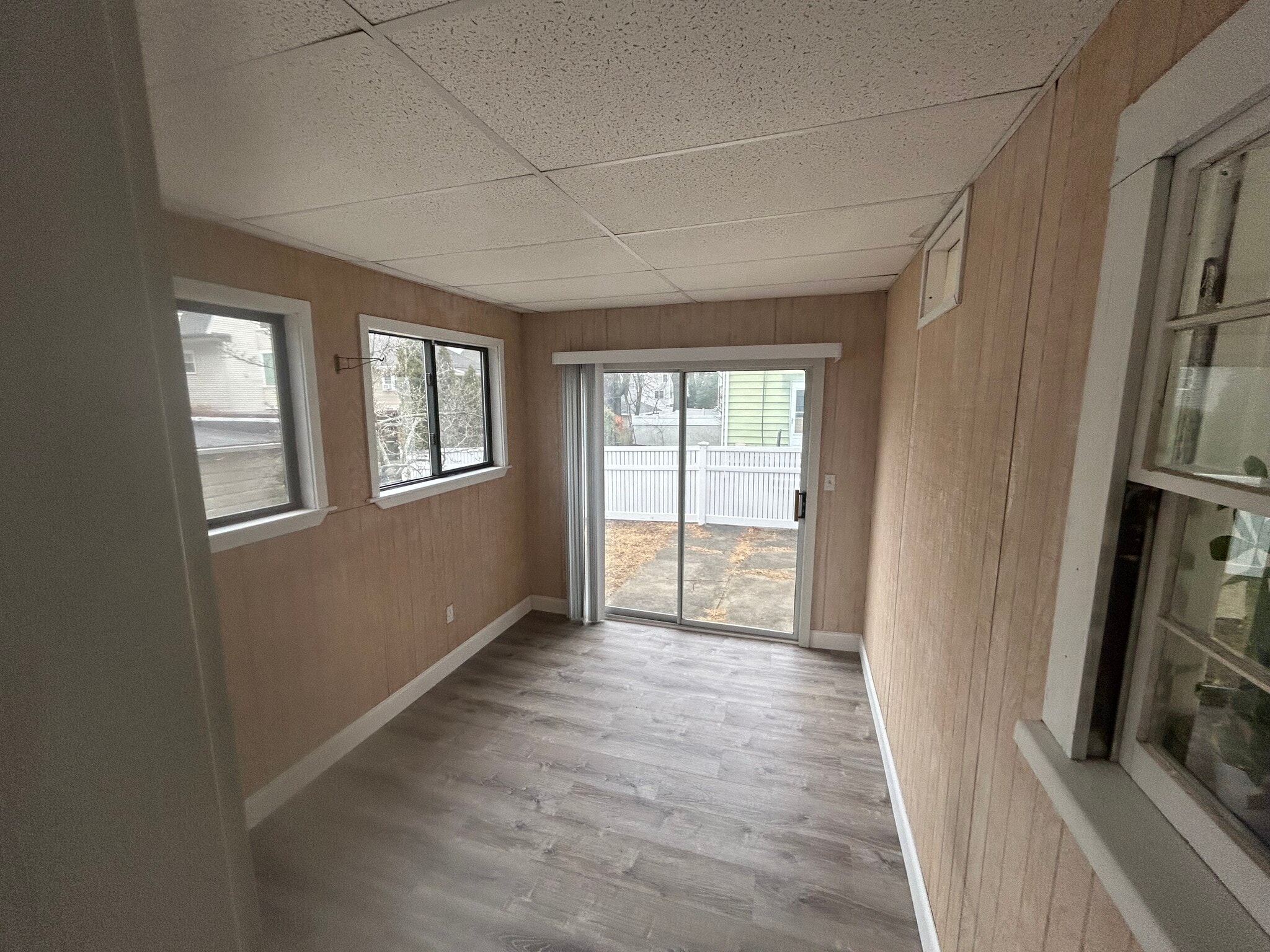 Building Photo - 17 Thayer St