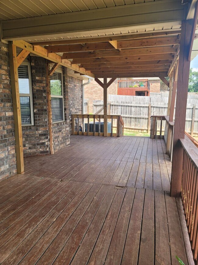 Building Photo - Beautiful 4 Br for Rent in Van Buren!! Com...