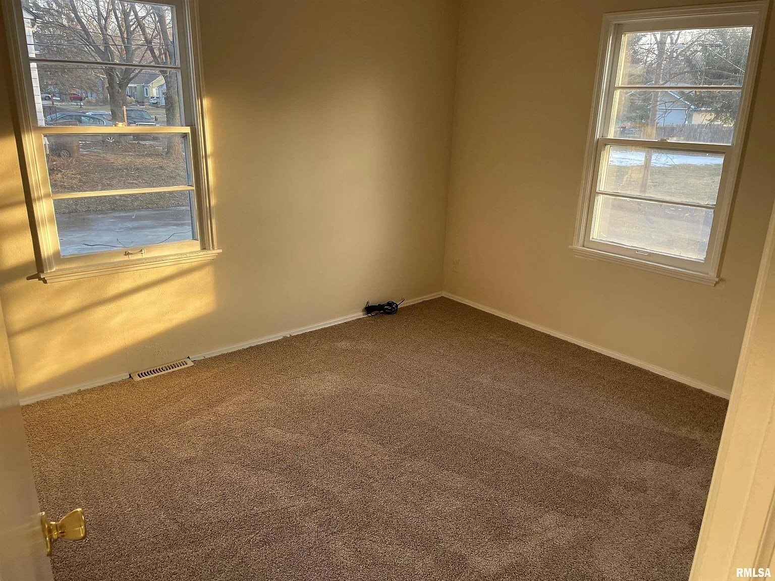 Building Photo - 2211 N Flora Ave