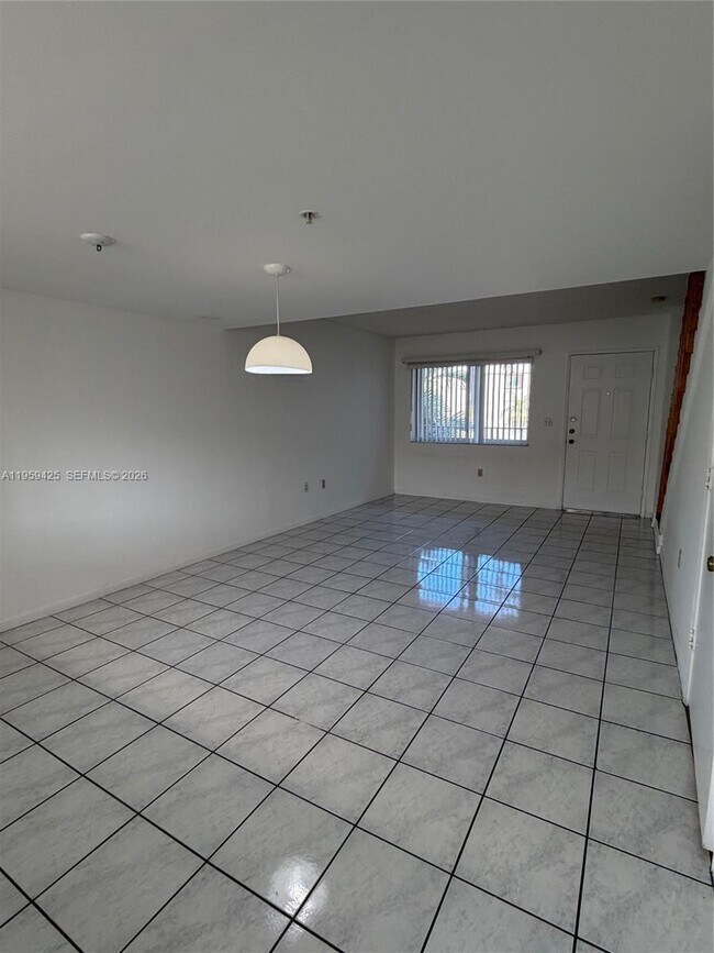 Building Photo - 551 NW 82nd Ave