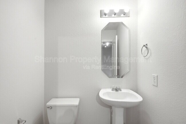 Building Photo - 526 Remington Lodge Ct