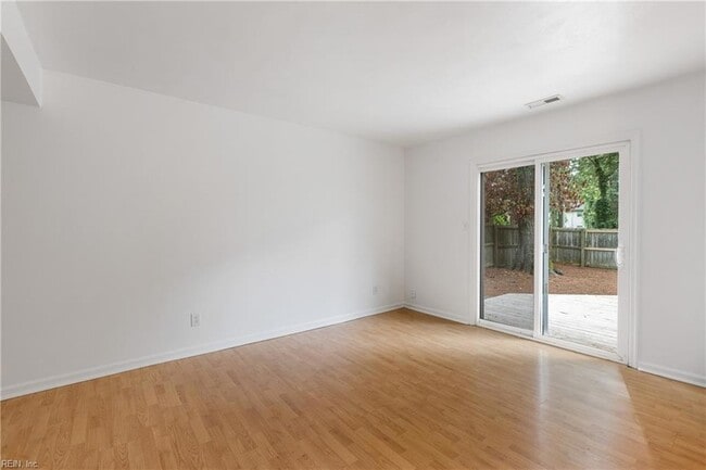 Building Photo - 337 Hutton Cir