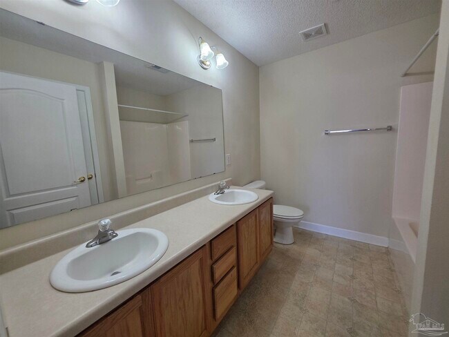 Building Photo - 720 Buoy Dr