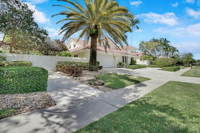 Building Photo - 7351 Valencia Dr