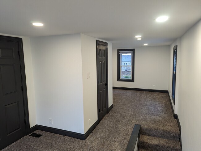 Bedroom - 318 Mitchell Ave