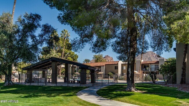 Building Photo - 4201 E Camelback Rd
