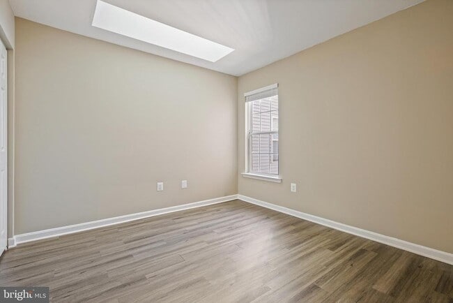 Building Photo - 8 Crusader Ct