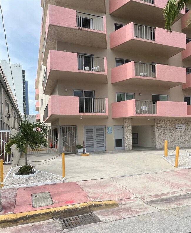 Building Photo - 6920 Harding Ave