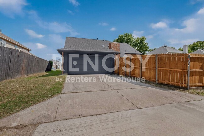 Building Photo - 619 Ridgemont Dr