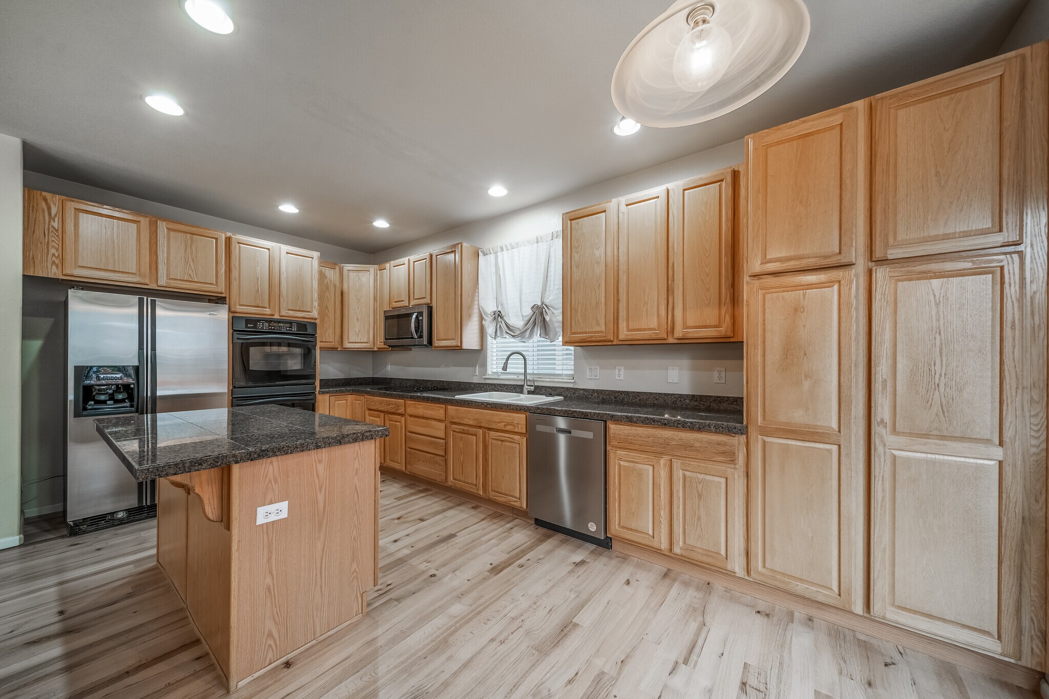 Building Photo - 11598 S Maiden Hair Way