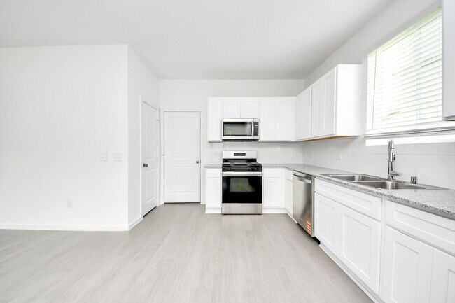 Building Photo - 6922 Bens Lndg