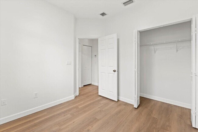 Building Photo - 4903 Schooner Dr