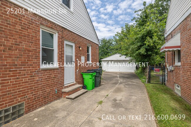 Building Photo - 25201 Marsdon Dr