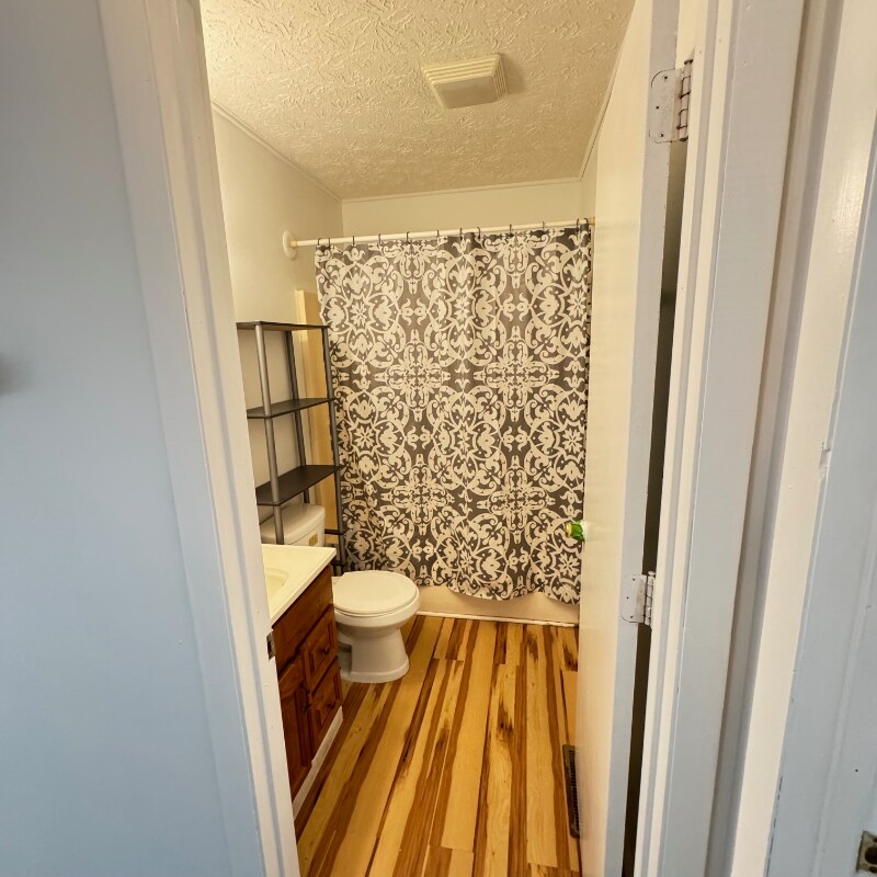 Building Photo - 141 Orchard View Ln