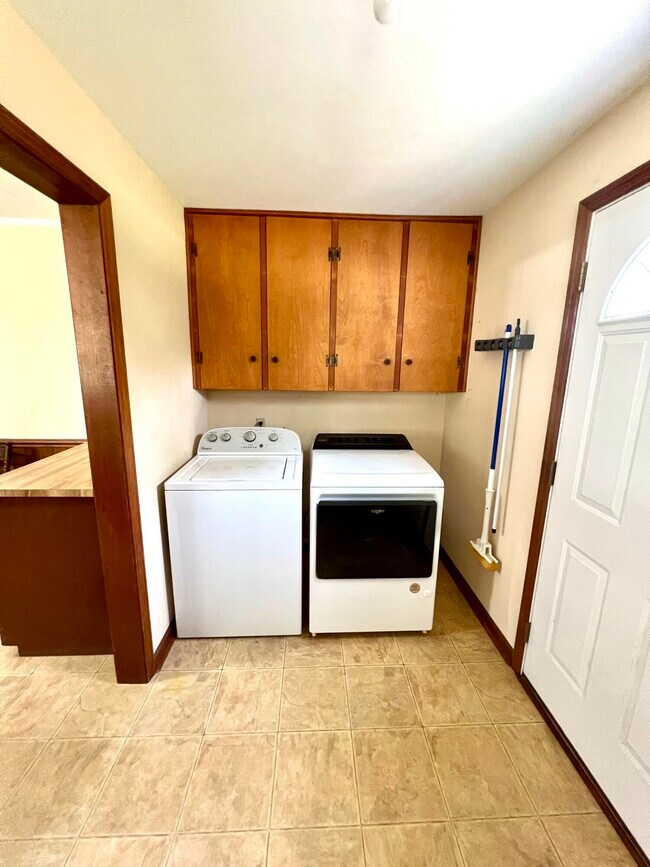 Building Photo - 881 Belvedere Clearwater Rd