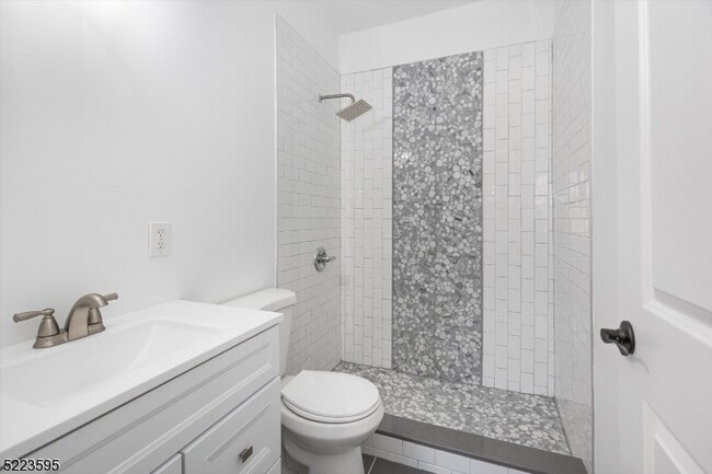 Building Photo - 55 Pleasant Way