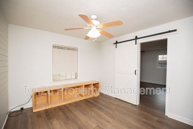 Building Photo - 4034 Savannah Dr