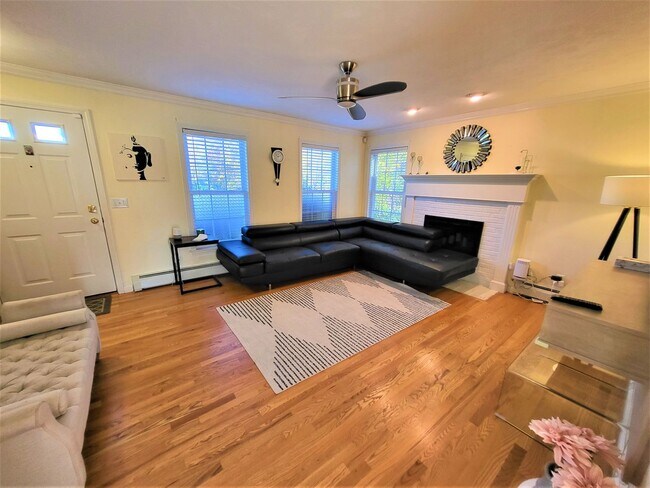 Building Photo - ****Cumberland Single Family – $2,795****