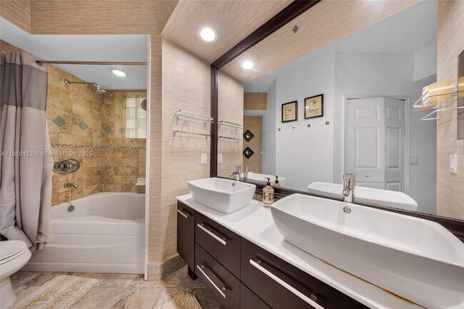 Building Photo - 3245 NE 184th St