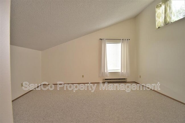 Building Photo - 9964 SW Trapper Terrace