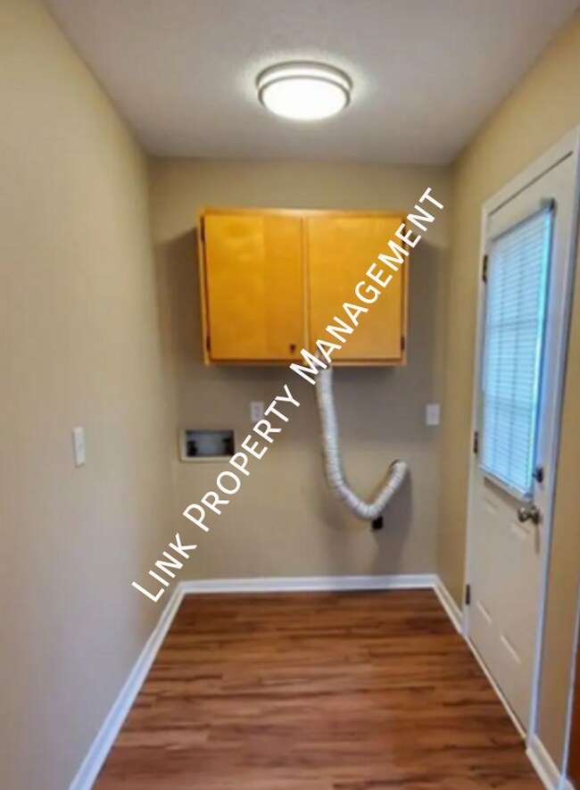 Building Photo - 4911B Marylin Lane-