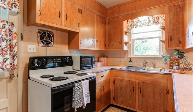 Primary Photo - 2240 New St
