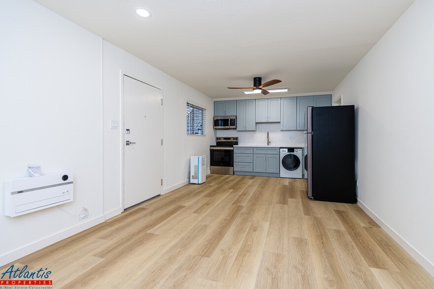 Building Photo - 555 S 10th St