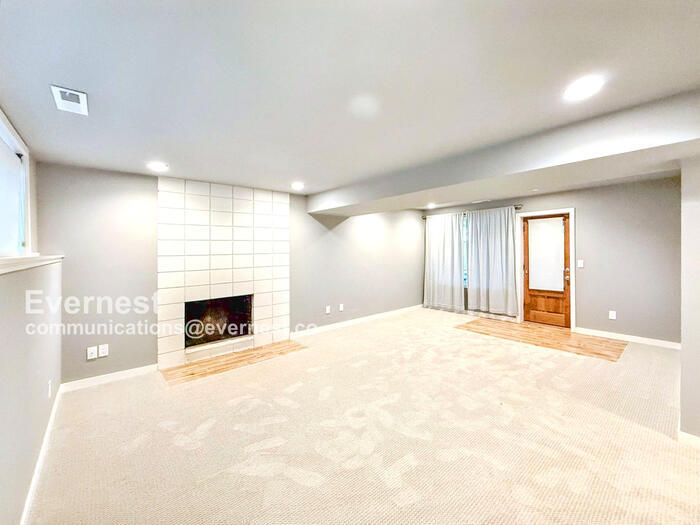 Building Photo - 13787 NE 77th Pl