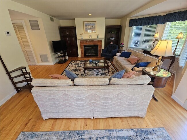 Building Photo - 15 Hammersmith Rd